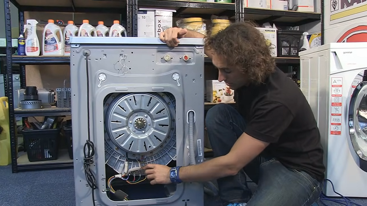 How to Replace the Drum Bearing in your Ariston Washing Machine